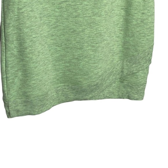 ID Ideology Short-Sleeve crossoverr hem knit T-Shirt, green, XS - Picture 4 of 10